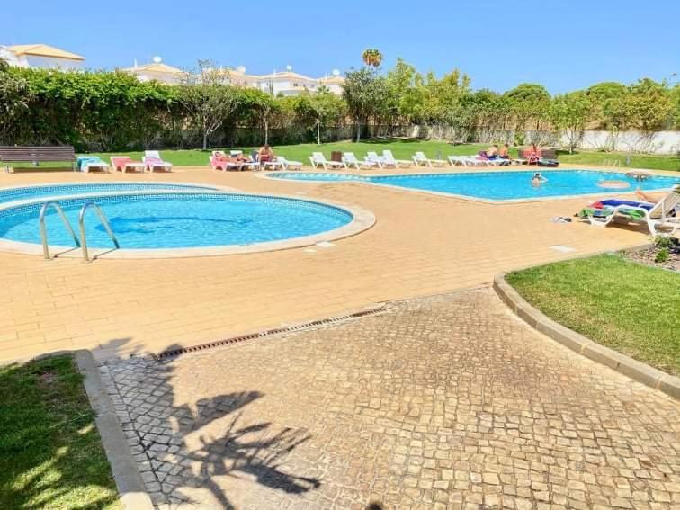 Apartamento Flamingos With 2 Swimming Pool Com Check In E Check Out Ao Domingo Em Julho E Agosto
