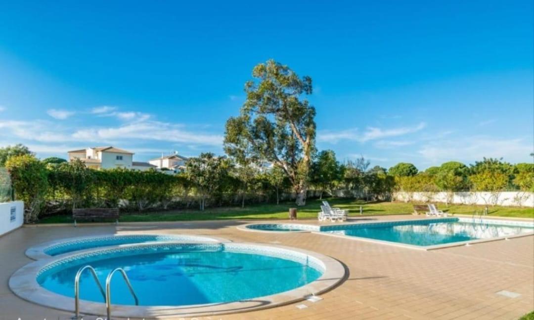 Flamingos With 2 Swimming Pool Com Check In E Check Out Ao Domingo Em Julho E Agosto